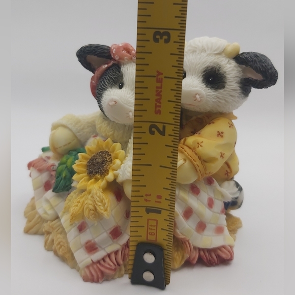 Vintage 1995 Enesco Mary Moo Moos "Hay let's cud-dle" figurine - Picture 6 of 6